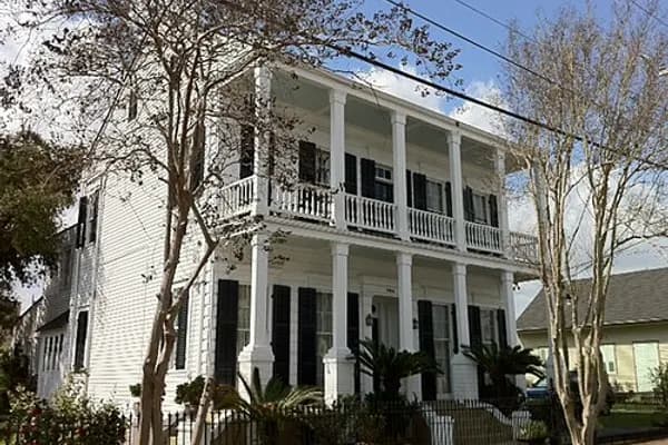 Bywater photo 1